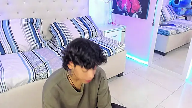 Snapshot of Thedoll_ethan7 chatting on September 16, 2025, 7:26 pm Thedoll ethan7 online show from September 16, 2025, 7:26 pm