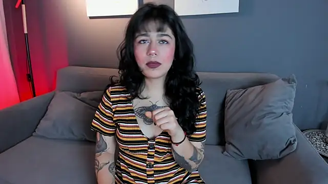 flower smith  online show from December 16, 2025, 11:47 am