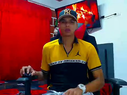 Snapshot of cristian_tayron1 chatting on June 21, 2026, 6:03 pm cristian tayron1 online show from June 21, 2026, 6:03 pm