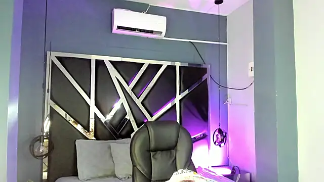 Julieth brown  online show from September 27, 2025, 8:48 pm