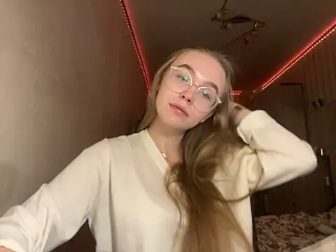 bellameow88 online show from November 4, 2025, 11:47 am