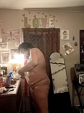 Snapshot of Bored_Grandma chatting on May 3, 2026, 1:44 am Bored Grandma online show from May 3, 2026, 1:44 am