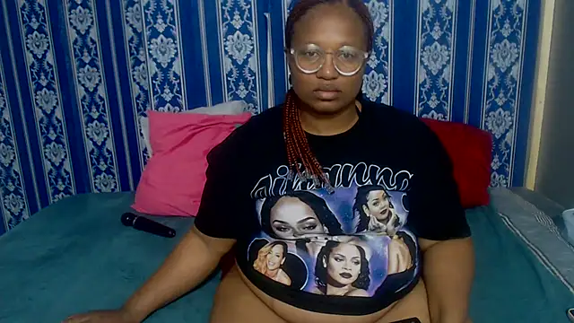 JUICEYLIPS333 online show from December 17, 2025, 11:15 am