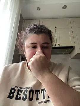 AliceCurlyX online show from February 17, 2026, 9:06 am