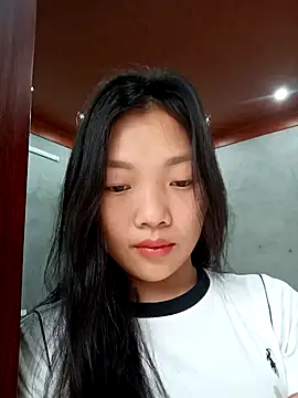 Snapshot of Ananine chatting on May 11, 2026, 11:00 am Ananine online show from May 11, 2026, 11:00 am
