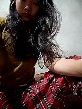 Snapshot of Ananine chatting on May 2, 2026, 10:37 pm Ananine online show from May 2, 2026, 10:37 pm