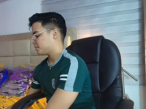 stewart mateo  online show from November 13, 2025, 2:04 am