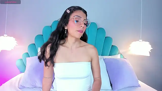 Snapshot of AlassiaHocthner chatting on November 5, 2025, 11:57 am AlassiaHocthner online show from November 5, 2025, 11:57 am