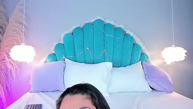 Snapshot of AlassiaHocthner chatting on December 16, 2025, 11:47 am AlassiaHocthner online show from December 16, 2025, 11:47 am