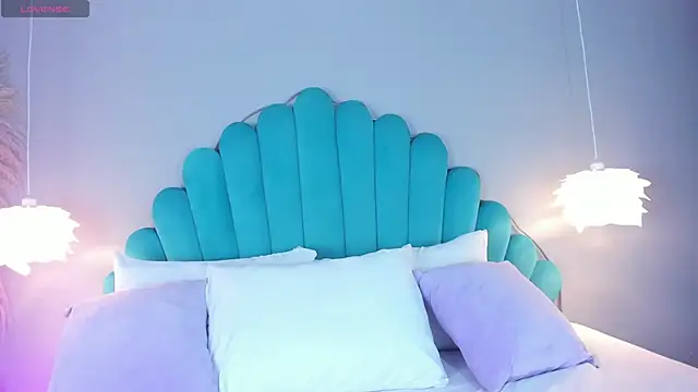 Snapshot of AlassiaHocthner chatting on November 13, 2025, 11:58 am AlassiaHocthner online show from November 13, 2025, 11:58 am