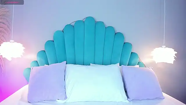 Snapshot of AlassiaHocthner chatting on November 14, 2025, 11:47 am AlassiaHocthner online show from November 14, 2025, 11:47 am