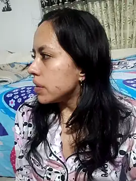 Snapshot of Queen_Ashly chatting on November 26, 2025, 12:21 am Queen Ashly online show from November 26, 2025, 12:21 am