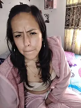 Snapshot of Queen_Ashly chatting on November 29, 2025, 8:20 pm Queen Ashly online show from November 29, 2025, 8:20 pm