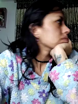 Snapshot of Queen_Ashly chatting on December 4, 2025, 2:32 am Queen Ashly online show from December 4, 2025, 2:32 am