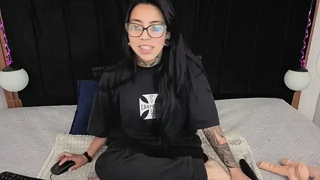 LiaMonroee  online show from May 24, 2026, 12:27 pm