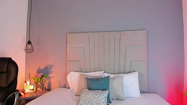 sophie rojas online show from February 24, 2026, 4:52 pm