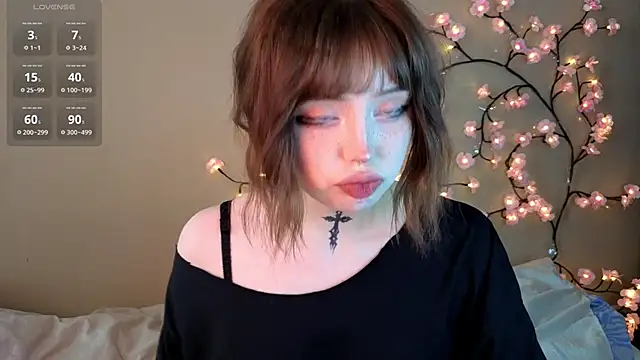 Snapshot of RileyVice chatting on February 26, 2026, 8:25 am RileyVice online show from February 26, 2026, 8:25 am