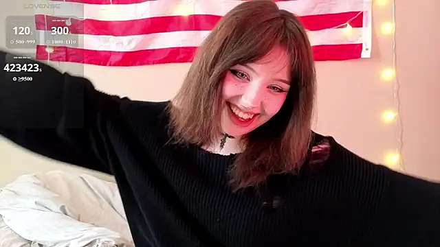 Snapshot of RileyVice chatting on February 18, 2026, 8:33 am RileyVice online show from February 18, 2026, 8:33 am