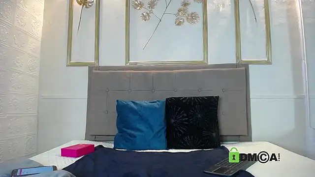 lia harper  online show from October 2, 2025, 12:19 pm