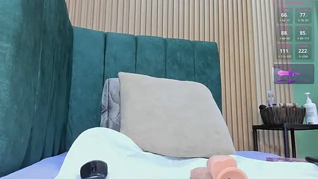 EvelynFoxx- online show from November 17, 2025, 7:18 pm