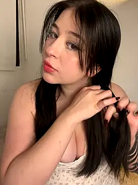 Snapshot of NicoleLeinn chatting on September 21, 2025, 12:38 am NicoleLeinn online show from September 21, 2025, 12:38 am