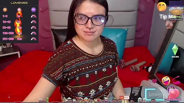 Snapshot of Cailing_Zu chatting on December 15, 2025, 7:20 pm Cailing Zu online show from December 15, 2025, 7:20 pm