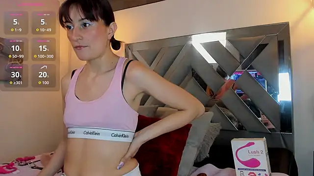 Snapshot of Candy_Hott7 chatting on November 6, 2025, 8:35 pm Candy Hott7 online show from November 6, 2025, 8:35 pm