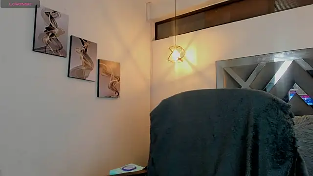 Snapshot of Candy_Hott7 chatting on October 3, 2025, 8:43 pm Candy Hott7 online show from October 3, 2025, 8:43 pm