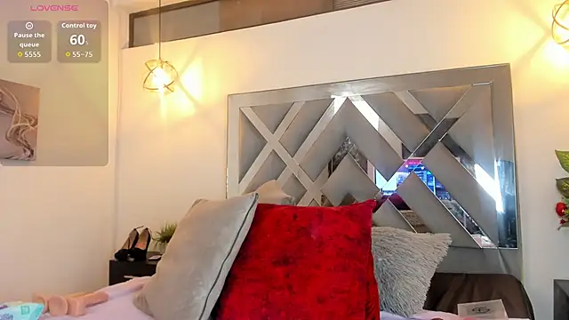 Snapshot of Candy_Hott7 chatting on November 5, 2025, 8:01 pm Candy Hott7 online show from November 5, 2025, 8:01 pm