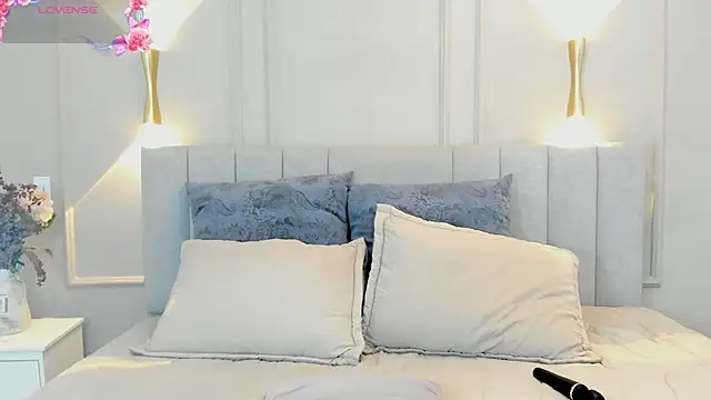 Snapshot of victoria_bourne chatting on November 5, 2025, 7:06 pm victoria bourne online show from November 5, 2025, 7:06 pm