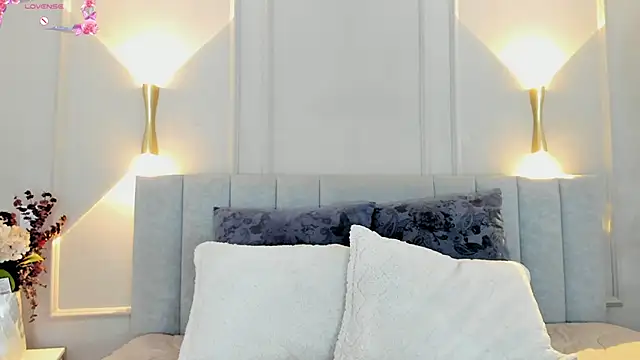 Snapshot of victoria_bourne chatting on October 3, 2025, 7:04 pm victoria bourne online show from October 3, 2025, 7:04 pm