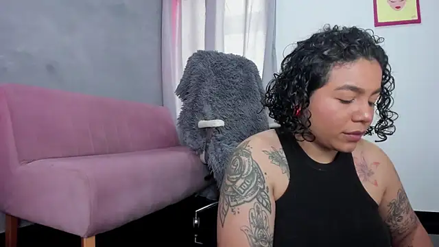 Snapshot of alexholyy chatting on October 16, 2025, 2:14 pm alexholyy online show from October 16, 2025, 2:14 pm