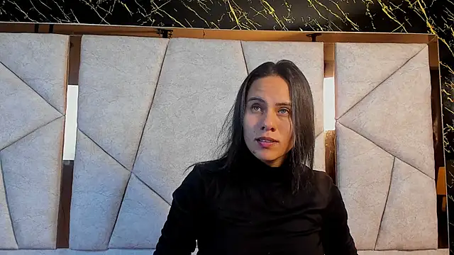 Maddy-Johnson- online show from September 10, 2025, 3:05 am