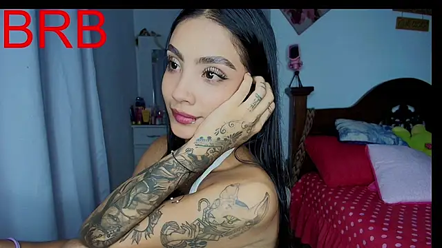 mia yireth online show from December 23, 2025, 12:11 am