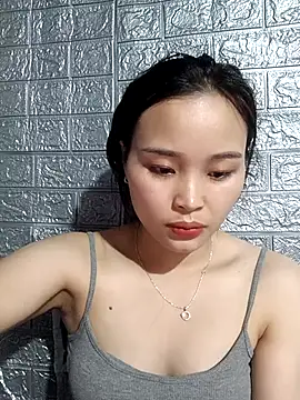 Snapshot of Lili_lovely chatting on December 17, 2025, 8:19 am Lili lovely online show from December 17, 2025, 8:19 am