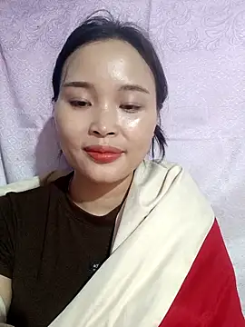 Snapshot of Lili_lovely chatting on November 3, 2025, 2:50 am Lili lovely online show from November 3, 2025, 2:50 am