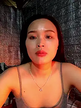 Snapshot of Lili_lovely chatting on December 1, 2025, 1:50 am Lili lovely online show from December 1, 2025, 1:50 am