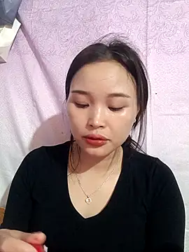 Snapshot of Lili_lovely chatting on October 25, 2025, 2:11 am Lili lovely online show from October 25, 2025, 2:11 am