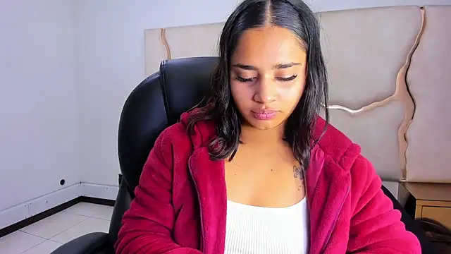 Snapshot of ScarletDoll chatting on December 5, 2025, 3:49 am ScarletDoll online show from December 5, 2025, 3:49 am