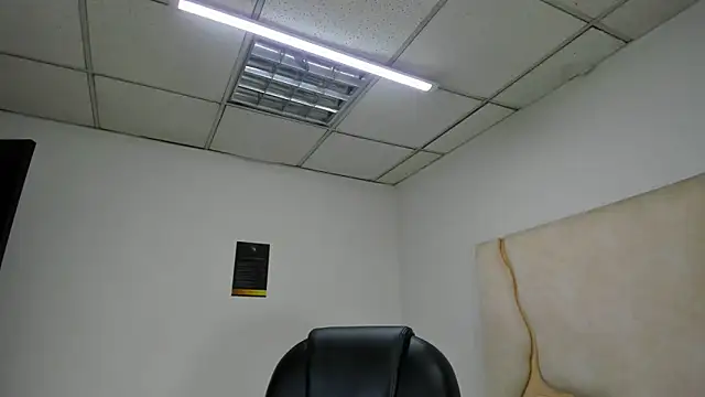 Snapshot of ScarletDoll chatting on October 26, 2025, 3:40 am ScarletDoll online show from October 26, 2025, 3:40 am