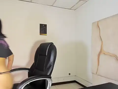 Snapshot of ScarletDoll chatting on October 30, 2025, 3:27 am ScarletDoll online show from October 30, 2025, 3:27 am