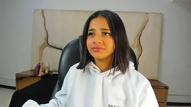 Snapshot of ScarletDoll chatting on September 15, 2025, 3:07 am ScarletDoll online show from September 15, 2025, 3:07 am