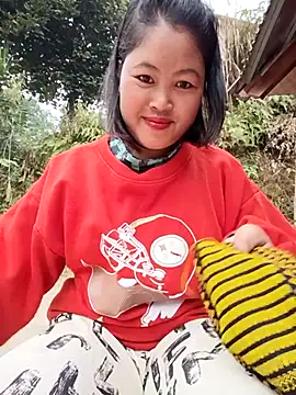 Snapshot of maycuc123 chatting on December 16, 2025, 1:43 am maycuc123 online show from December 16, 2025, 1:43 am