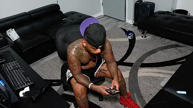 SLANGONDEMHOES online show from February 18, 2026, 12:19 am