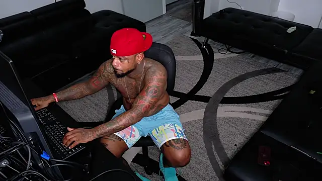 SLANGONDEMHOES online show from April 15, 2026, 1:11 am