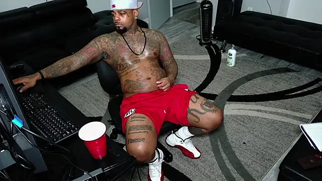 Snapshot of SLANGONDEMHOES chatting on May 17, 2026, 2:28 pm SLANGONDEMHOES online show from May 17, 2026, 2:28 pm