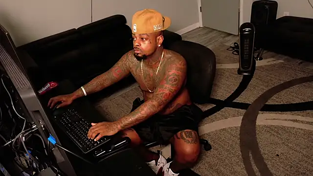 Snapshot of SLANGONDEMHOES chatting on May 12, 2026, 7:05 am SLANGONDEMHOES online show from May 12, 2026, 7:05 am