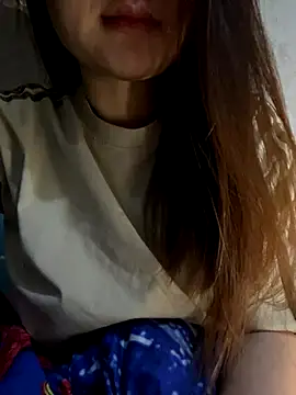 Hinne07 online show from November 27, 2025, 12:22 am