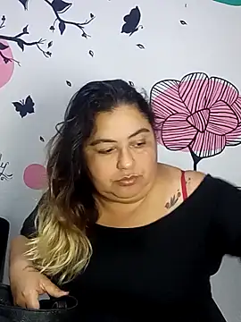 Snapshot of curvy_diva_ chatting on October 11, 2025, 11:22 am curvy diva online show from October 11, 2025, 11:22 am