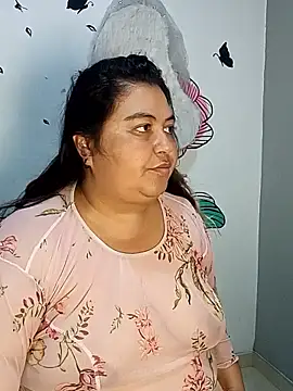 Snapshot of curvy_diva_ chatting on November 29, 2025, 12:16 pm curvy diva online show from November 29, 2025, 12:16 pm